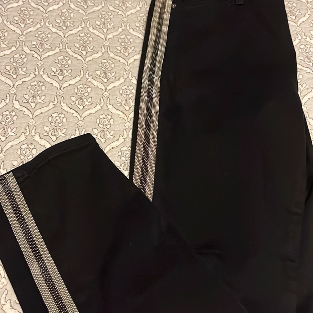 7 For All Mankind - The high waist able skinny black jeans. Side embellishments - Picture 13 of 16